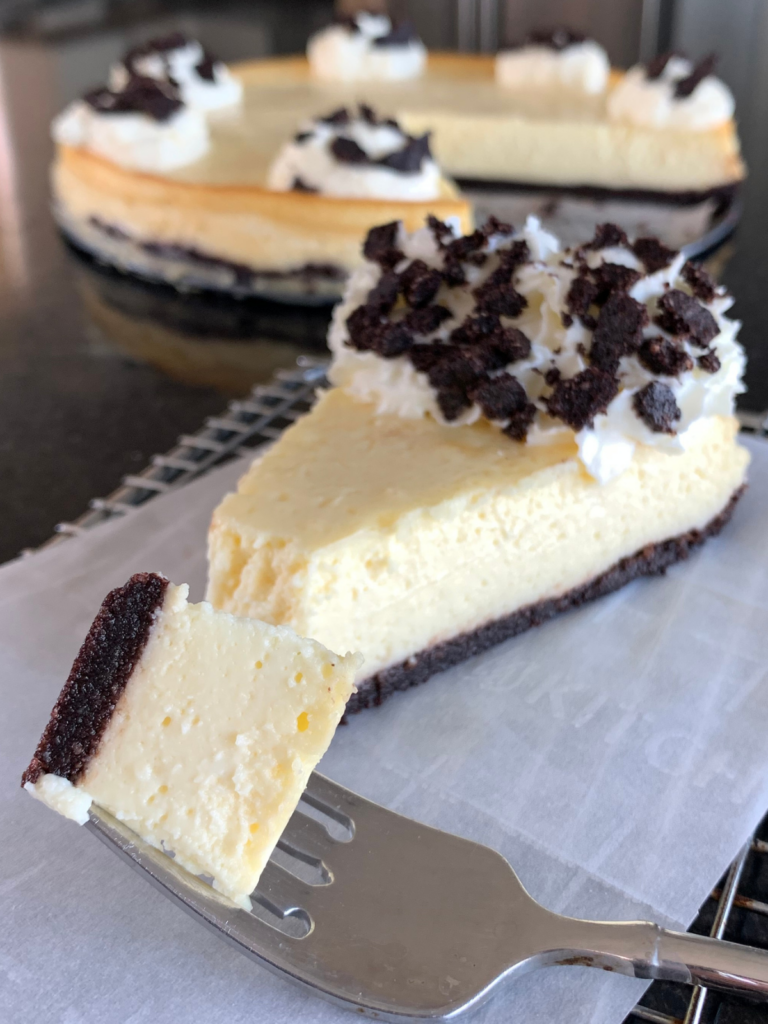 Keto cheesecake recipe with oreo crust